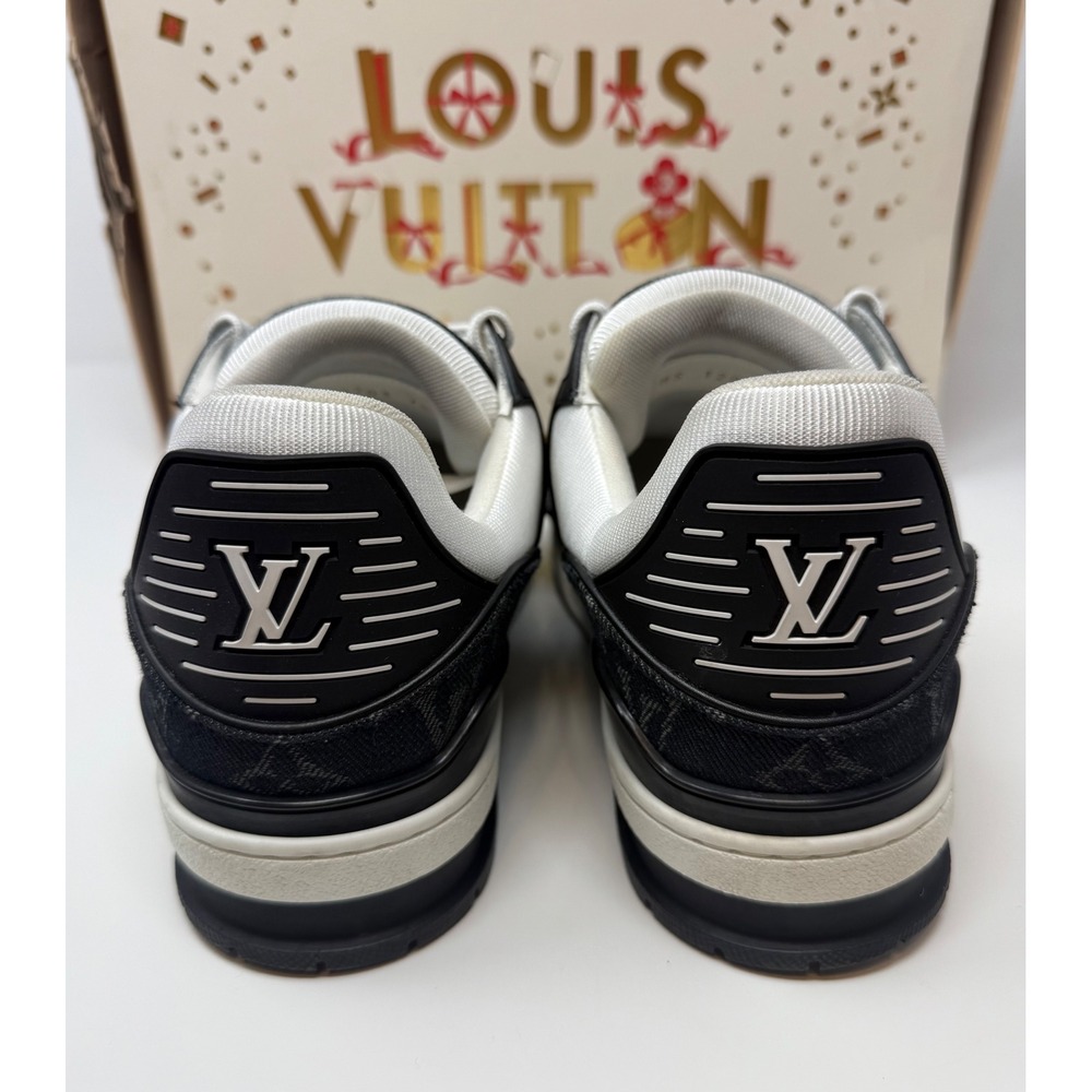 Louis Vuitton Trainer Sneaker Black/White Size 7.5 LV Fits 9 US - Picture 5 of 9